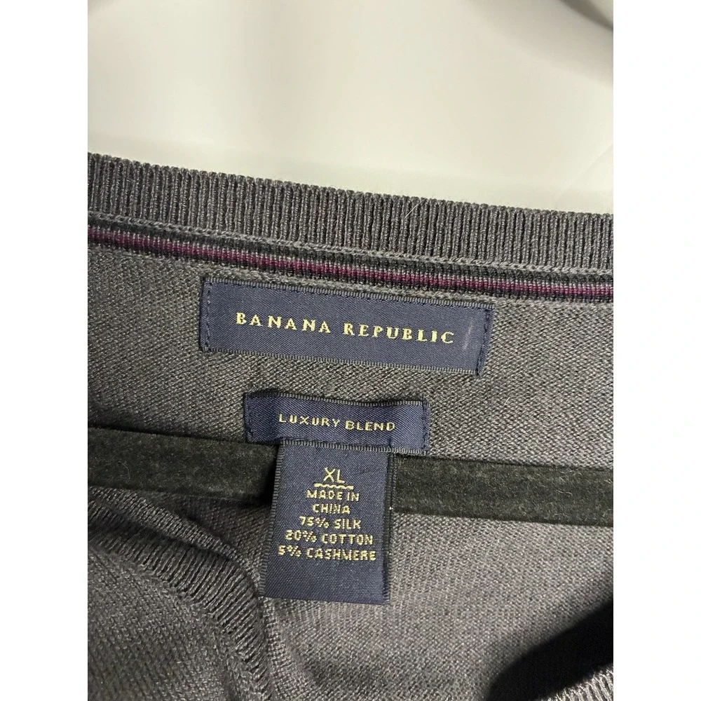Banana Republic Luxury Blend Grey V-Neck Sweater Men's XL Silk Cashmere Cotton *